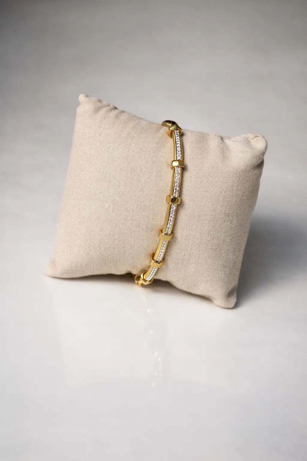 stainless bracelet with stones