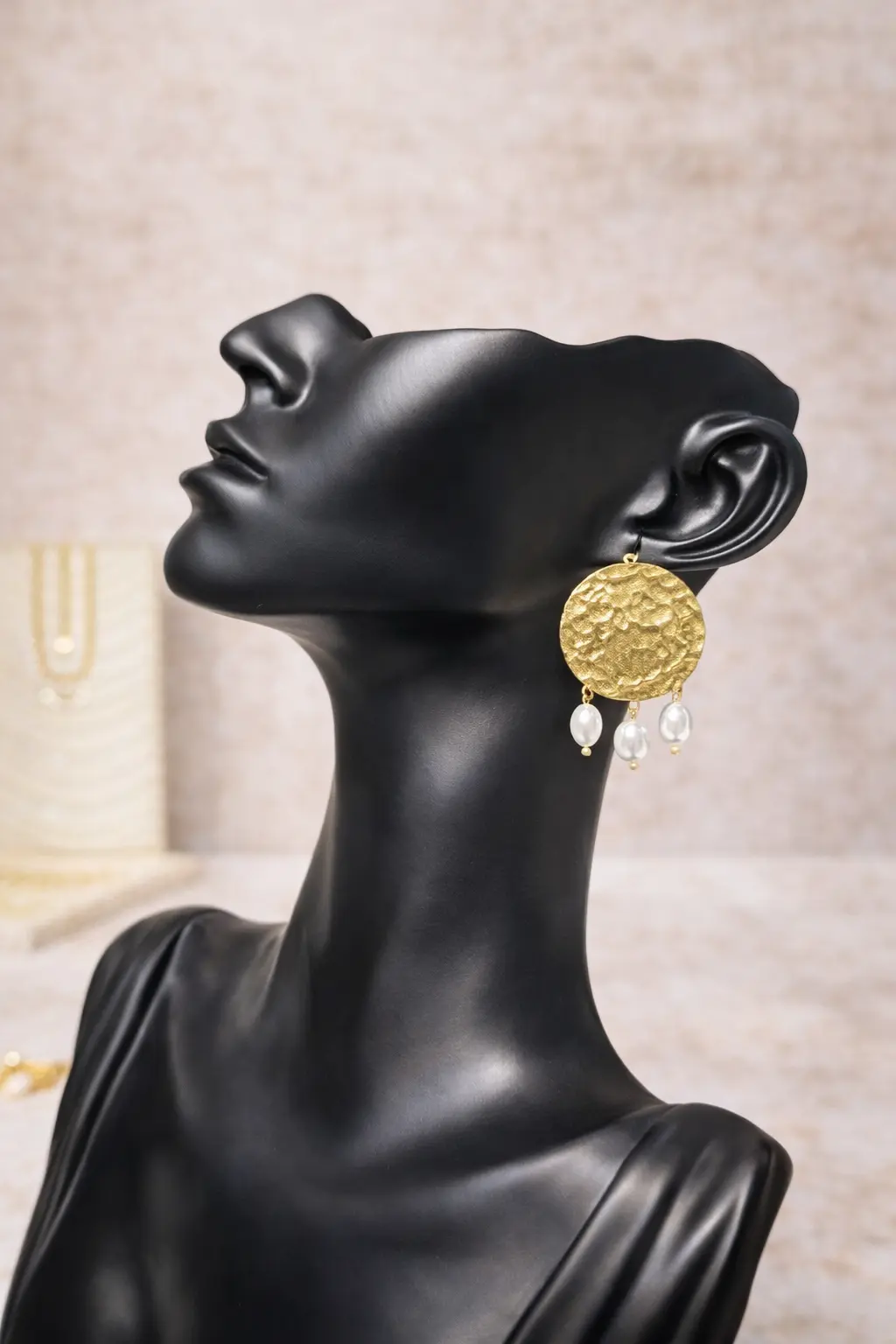 Hammered disc earrings 