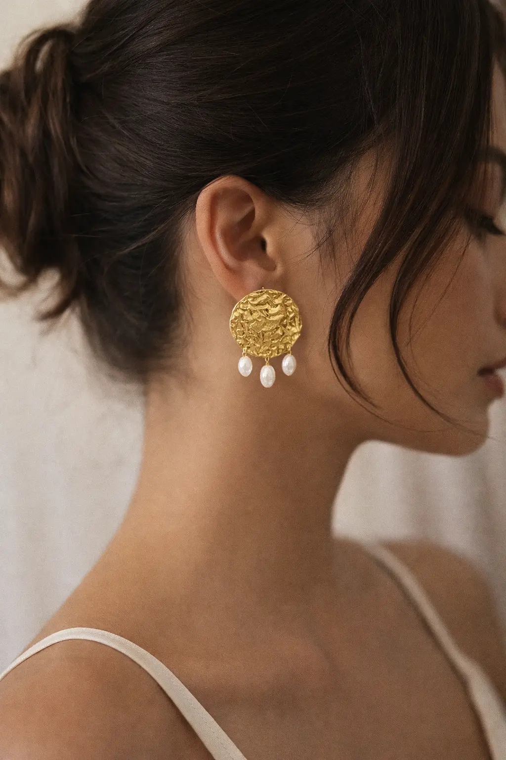 Hammered disc earrings 