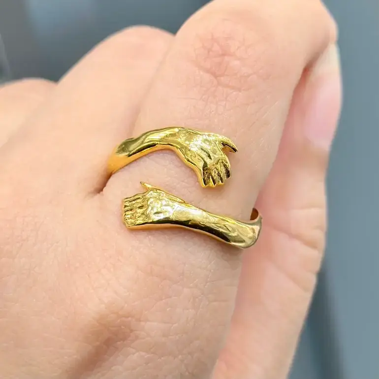 Hugging Ring